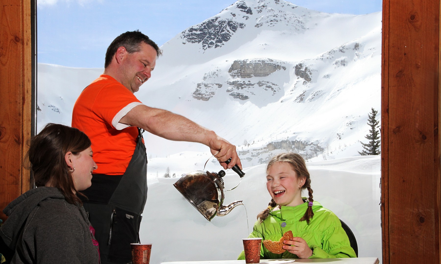 hot chocolate and cookies cabin 7297