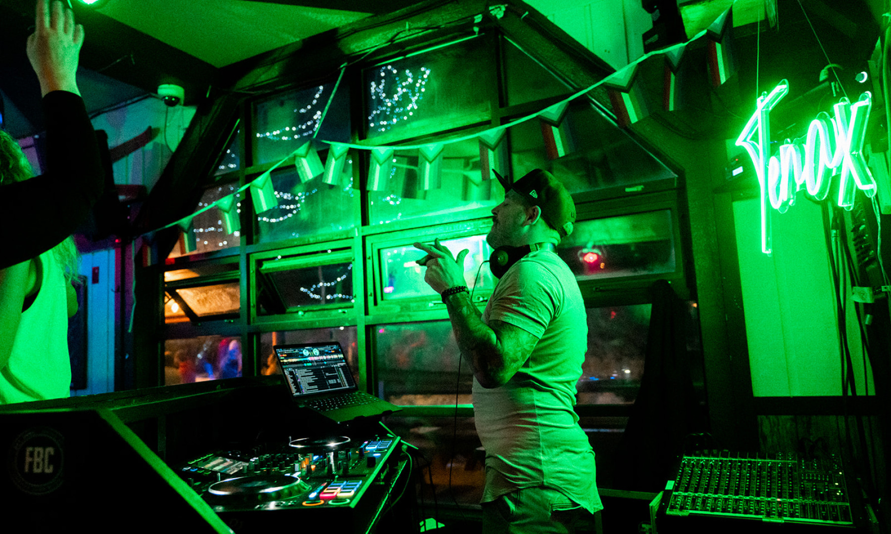 Panorama Pride TBar 8