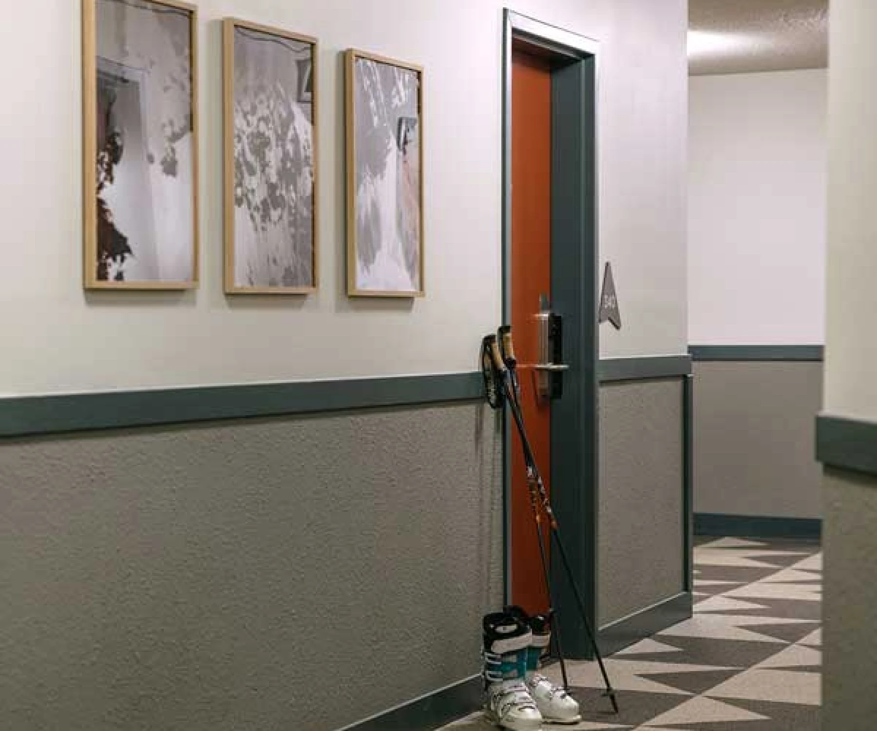 FRANK ApproachHotel0053 web size