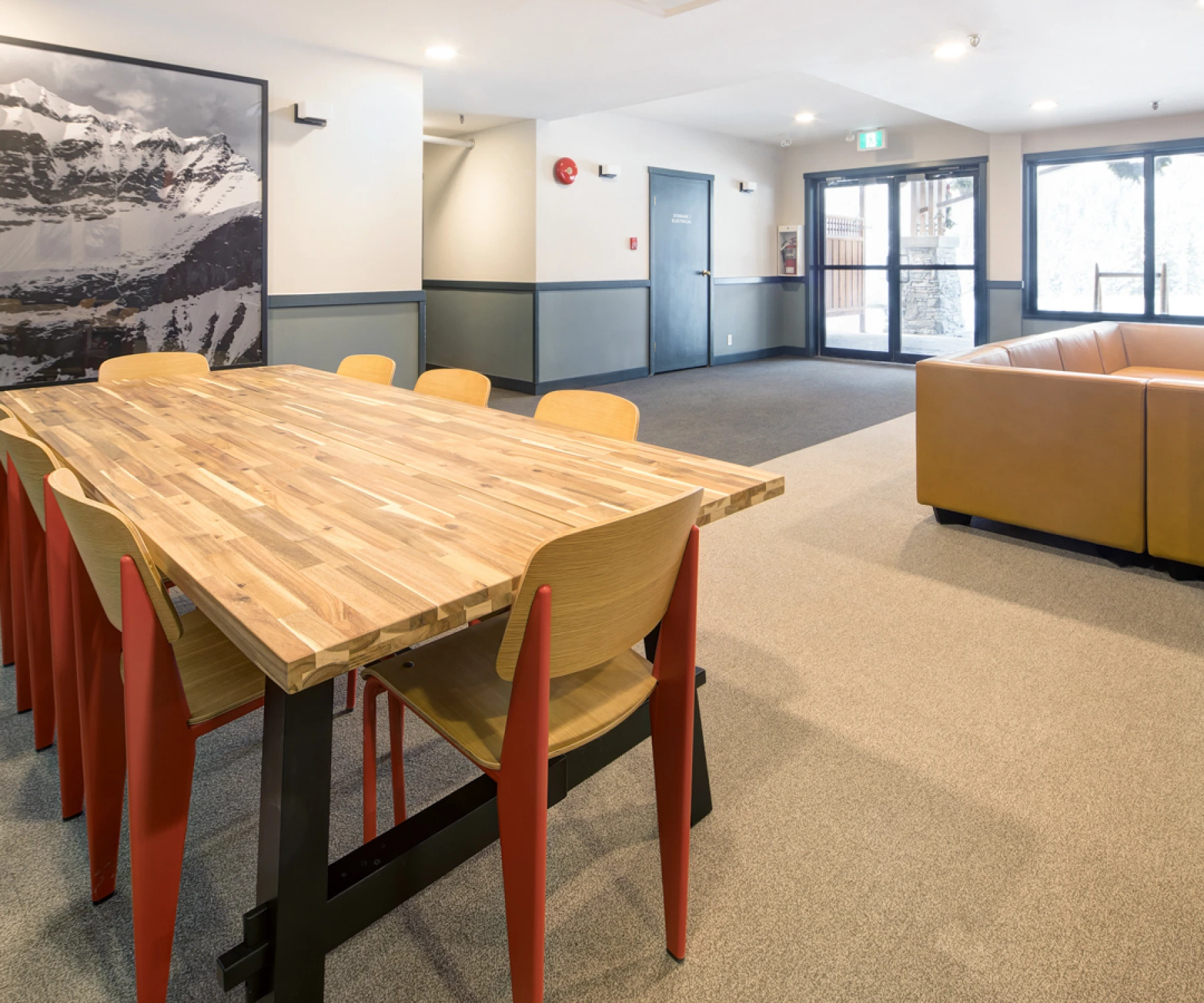 The Approach Hotel Lobby 4