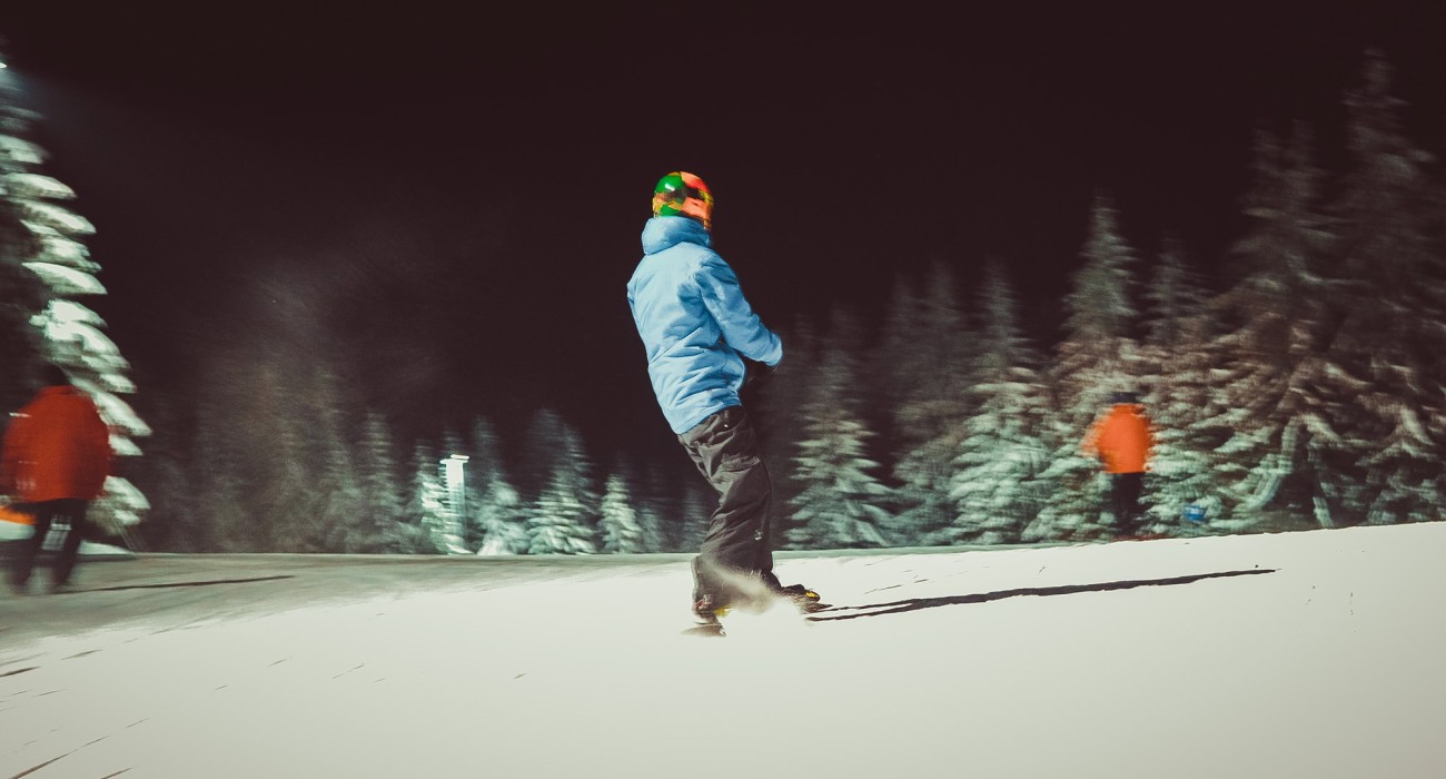 Night skiing 2025 26 2000pxw