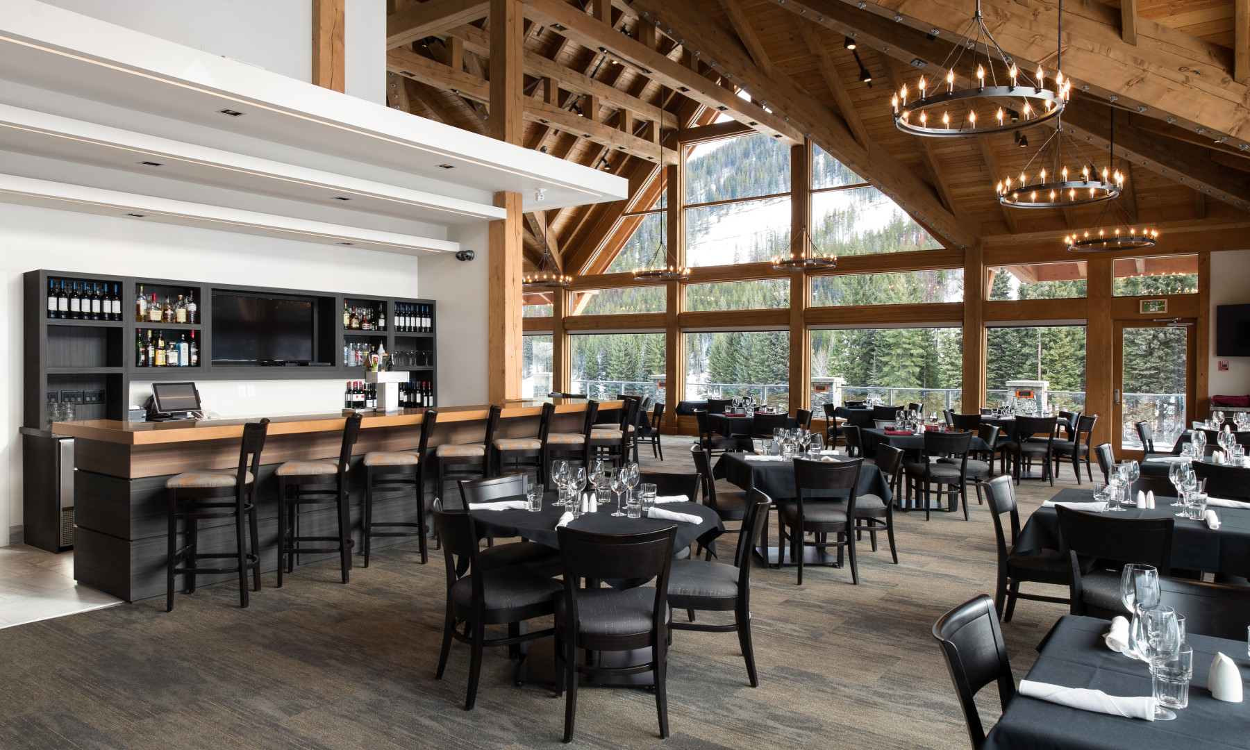Restaurant and bar high reso 2015